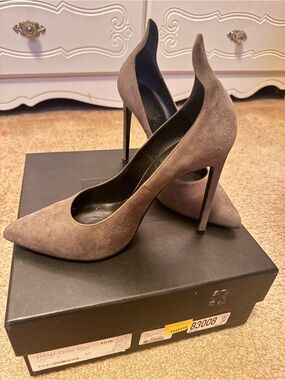 Saint Laurent (YSL) heels